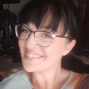 Meet your Posher, Alicia